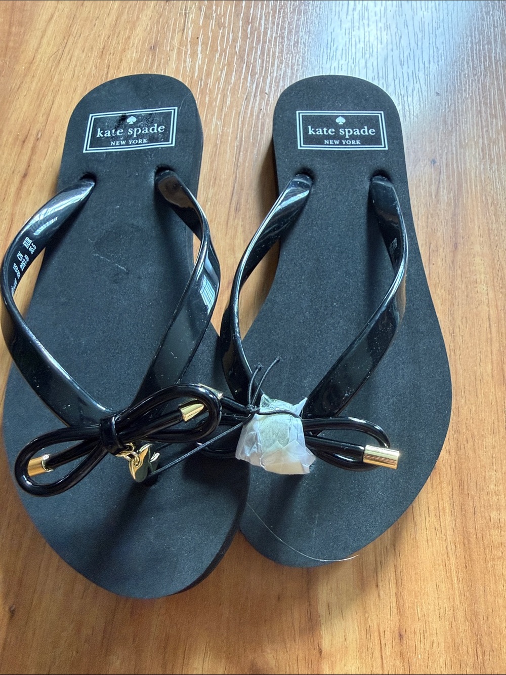 kate spade black glossy bow thong sandals